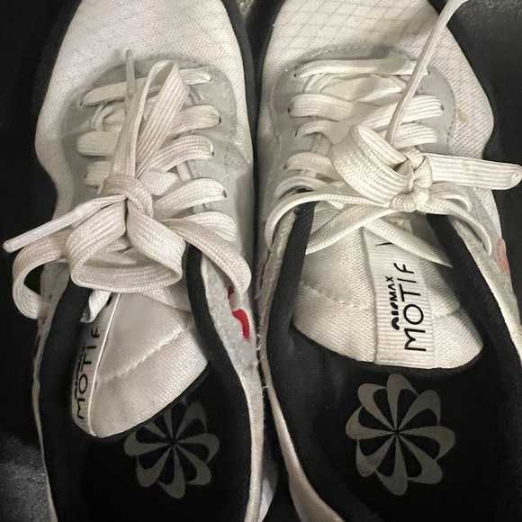 Unisex Nike Air Max Motif GS Trainer DV3034 001 White/Grey Size US 3.5 - Picture 7 of 9